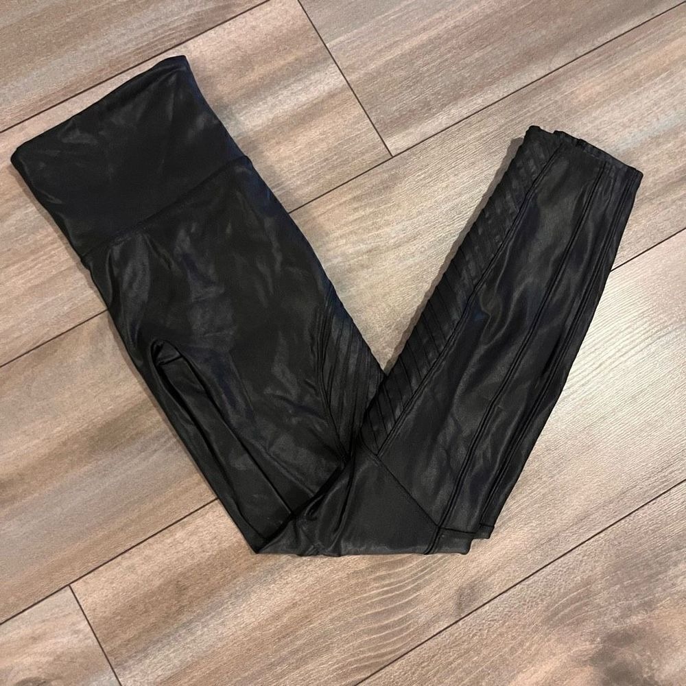 Spanx Faux Leather Black Pattern Leggings‎ Women Medium Bin G-31
